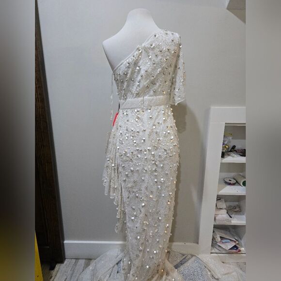Mac Duggal 93687 One Shoulder Beaded Gown with Asymmetrical Hem NWT Sz 4 White - Picture 5 of 7
